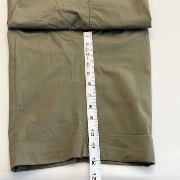 Dkny cotton blend Bermuda/Cargo shorts NWT size 10 green color - Picture 12 of 15